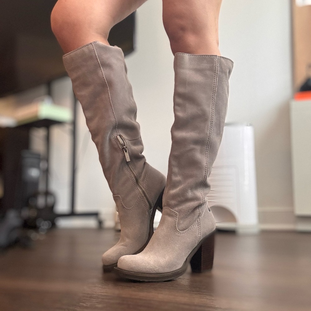 Elegant Gray Knee-High Boots